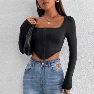 SHEIN PETITE Square Neck Asymmetrical Hem Crop Tee